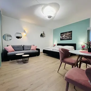 Wf-apartment Westbahnhof Apartamento